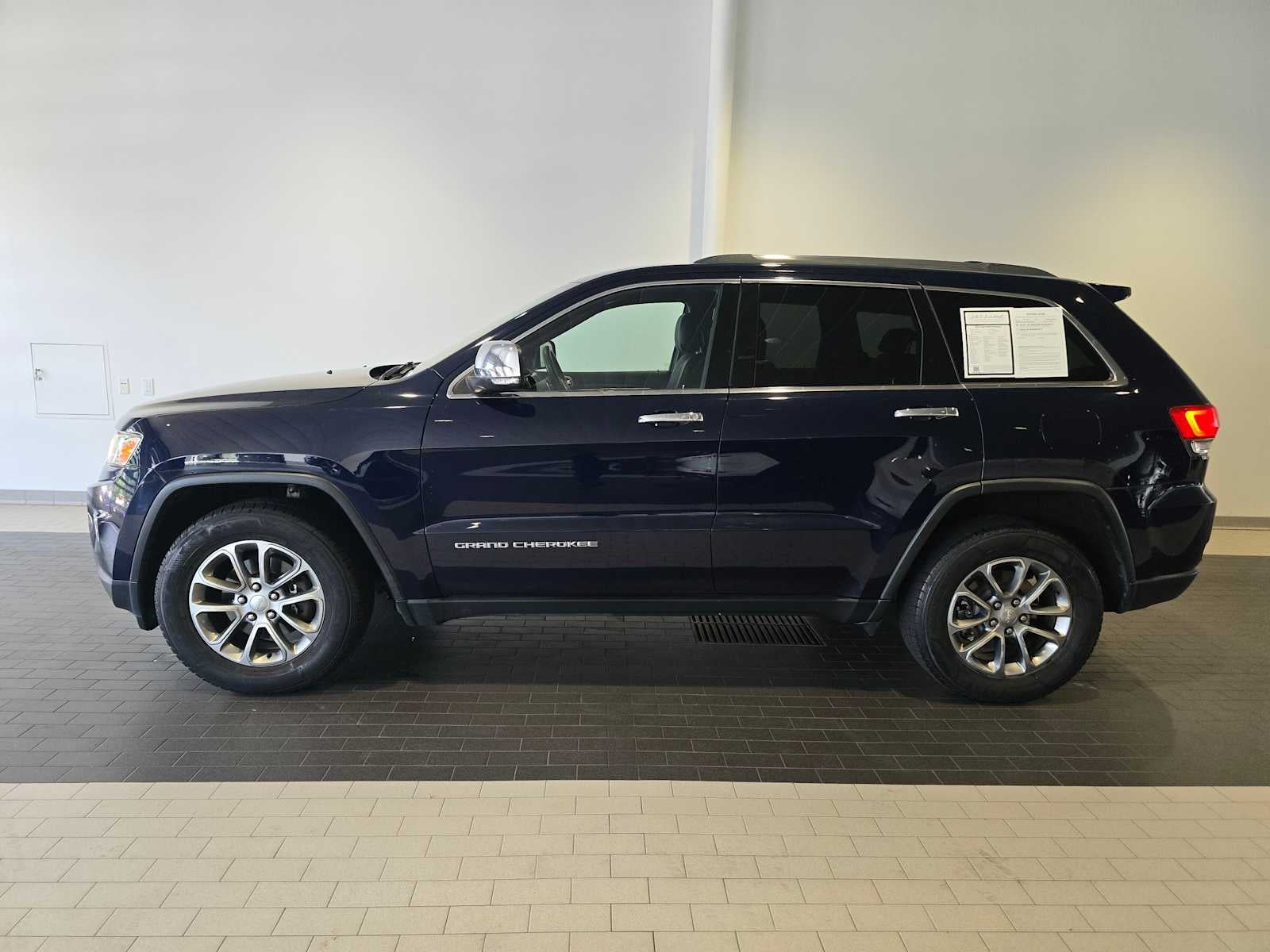 Used 2016 Jeep Grand Cherokee Limited with VIN 1C4RJFBG3GC334808 for sale in Lynnwood, WA