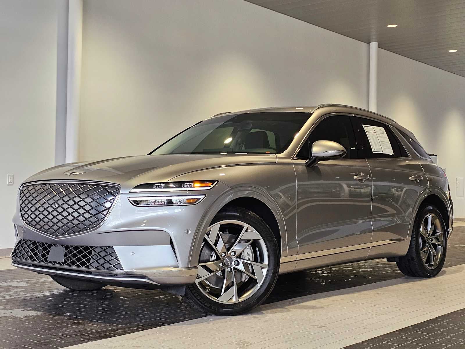 2023 GENESIS GV70 Advanced