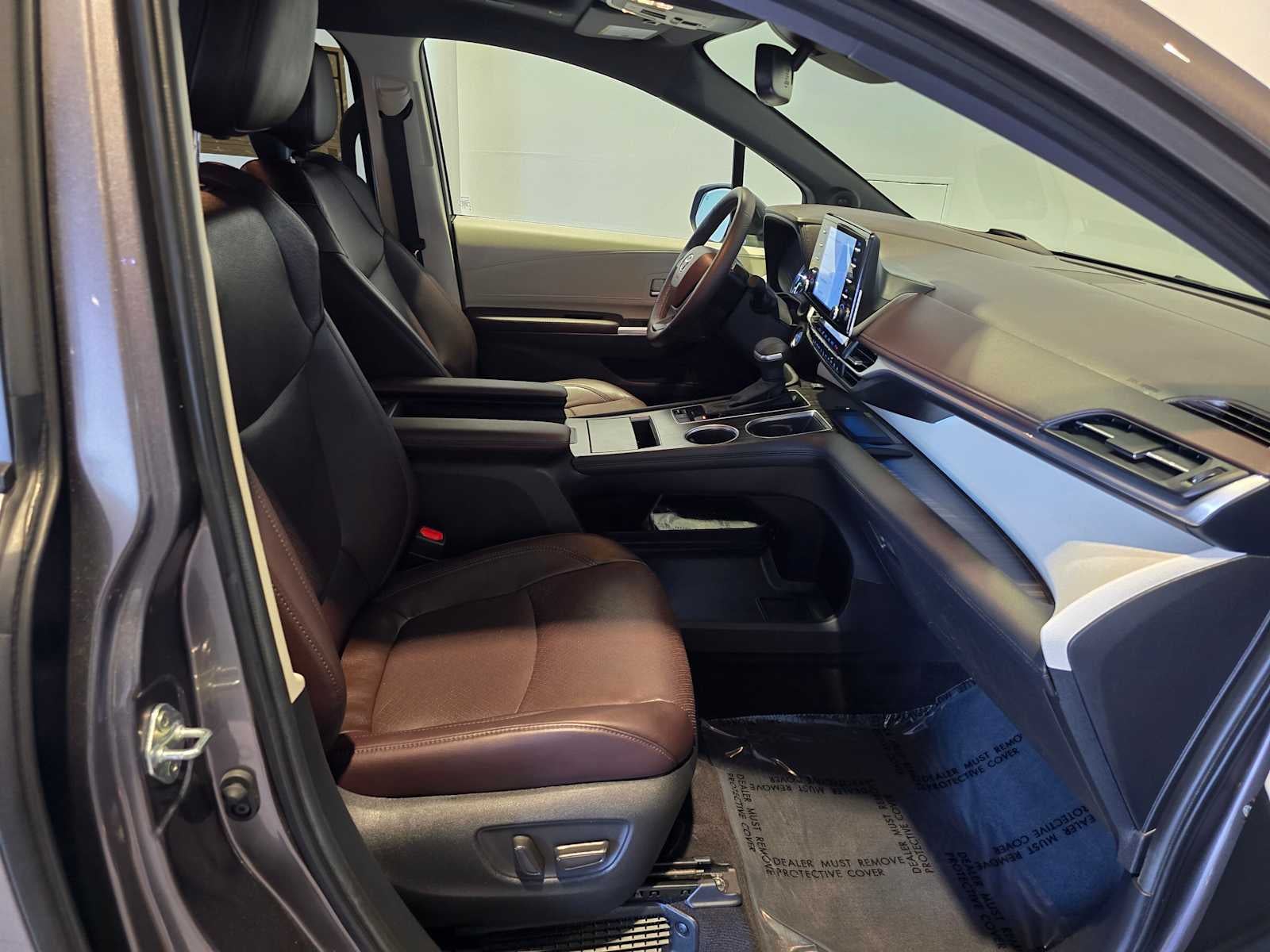 2023 Toyota Sienna Platinum