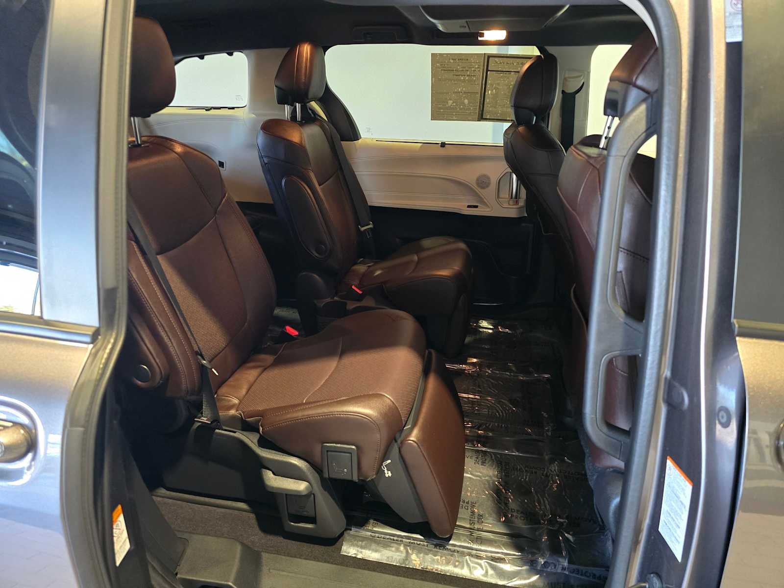 2023 Toyota Sienna Platinum