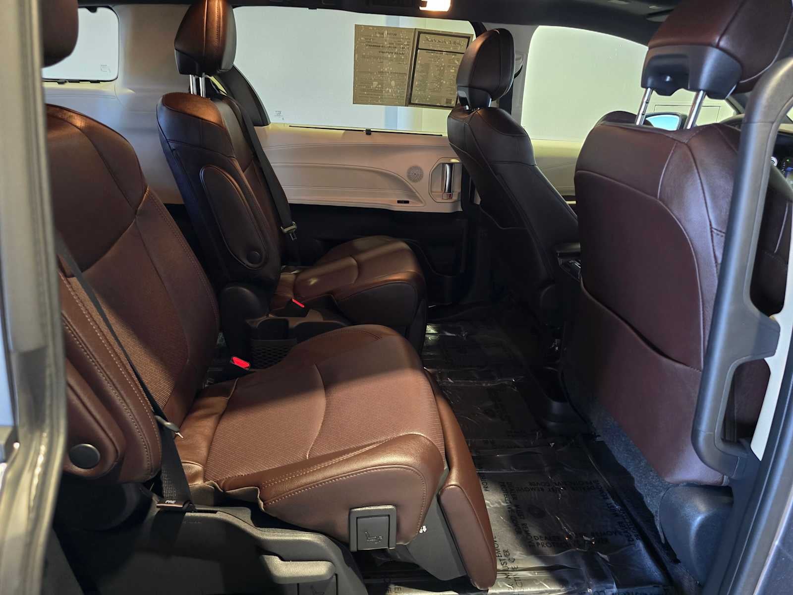 2023 Toyota Sienna Platinum