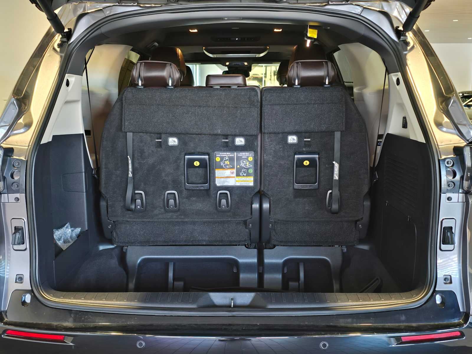 2023 Toyota Sienna Platinum