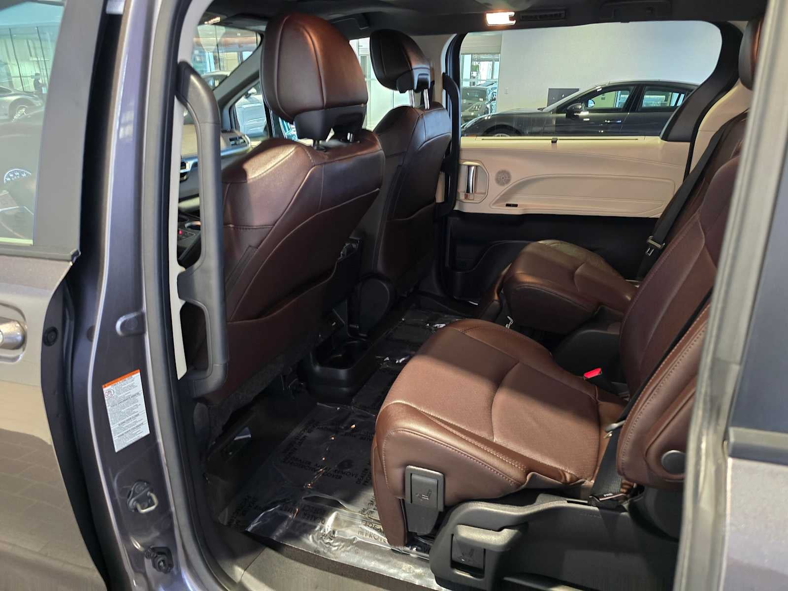 2023 Toyota Sienna Platinum