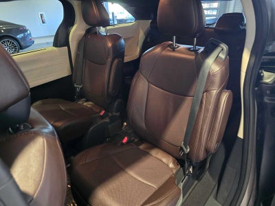2023 Toyota Sienna Platinum