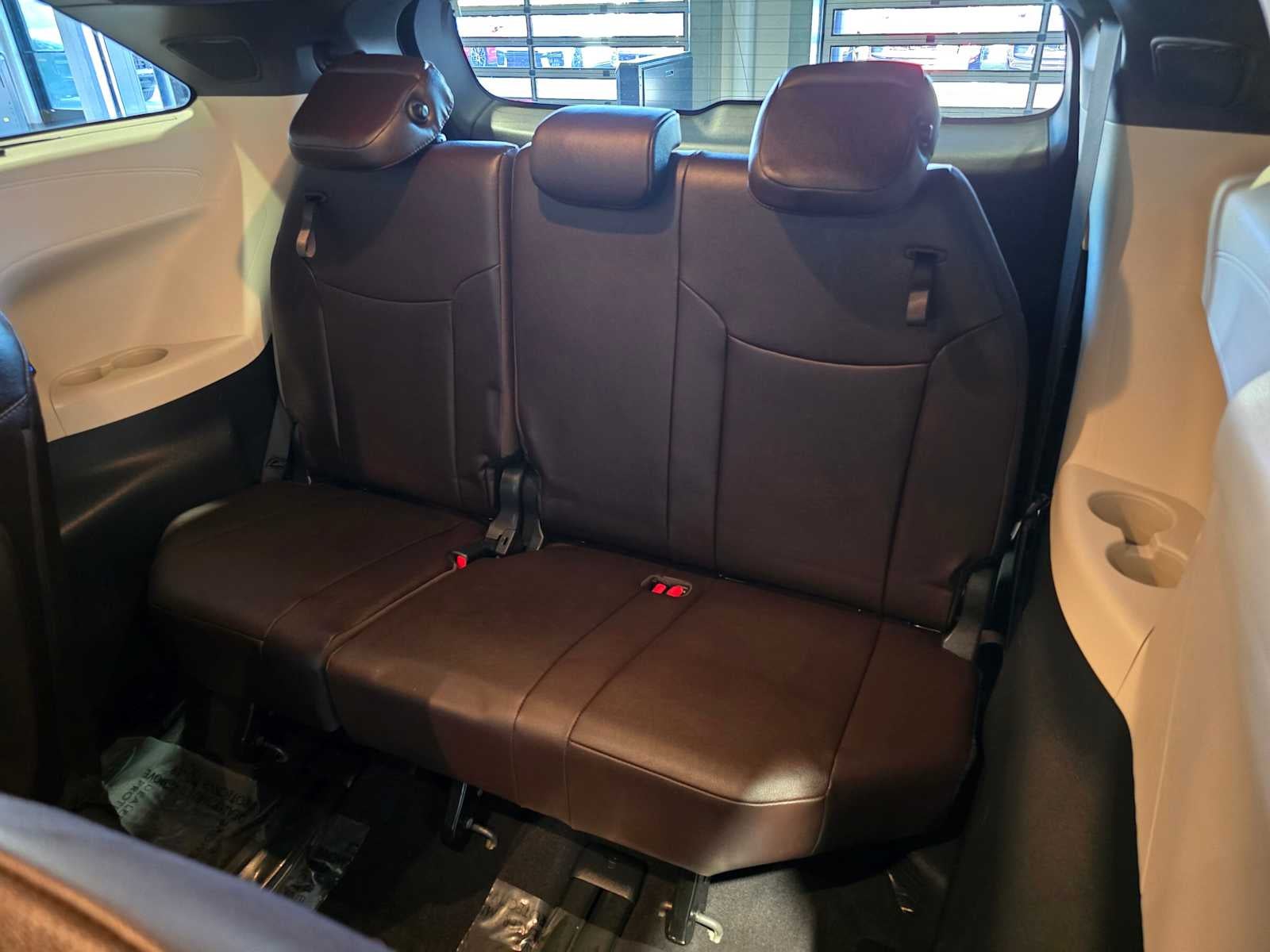 2023 Toyota Sienna Platinum
