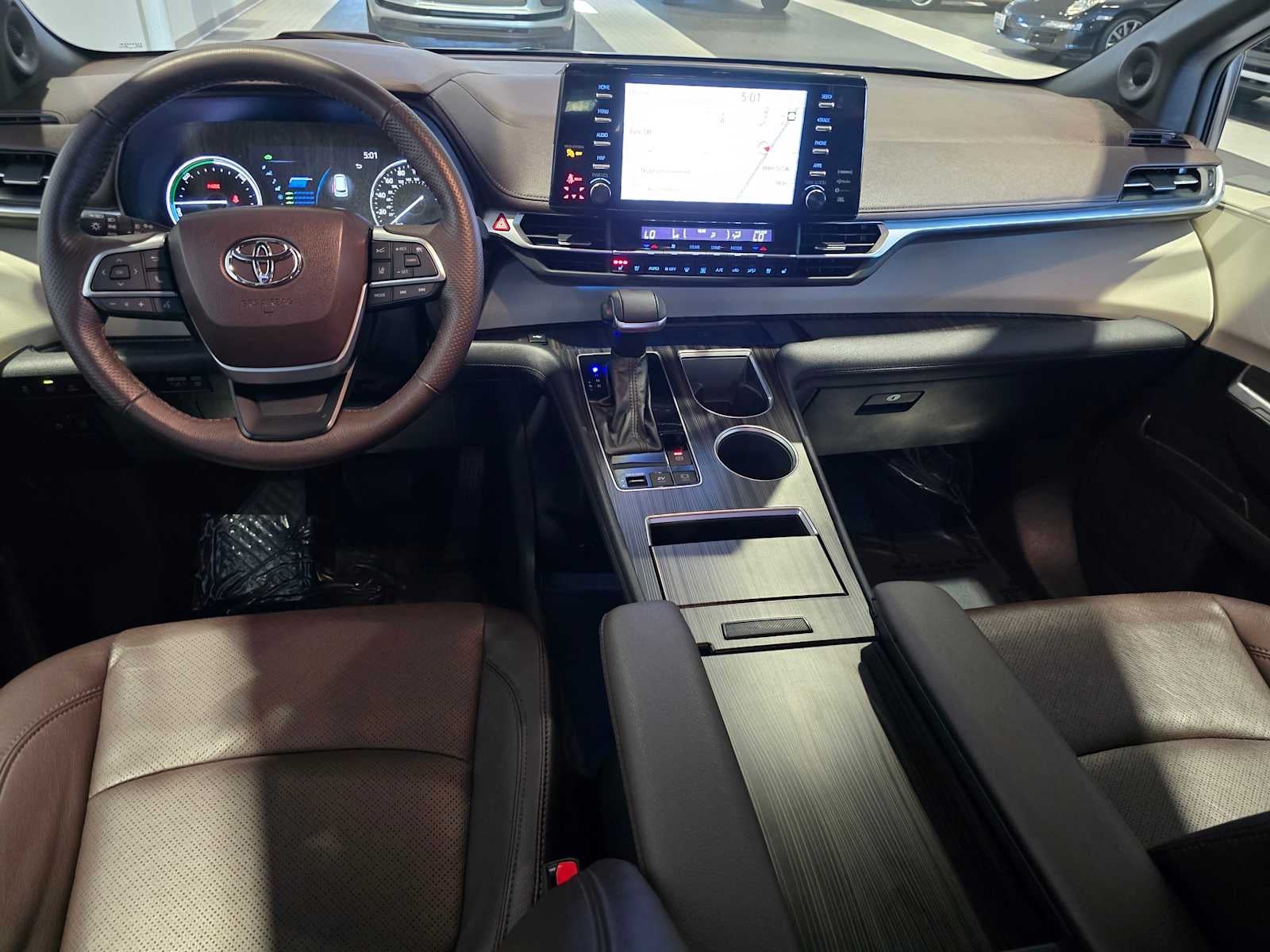 2023 Toyota Sienna Platinum