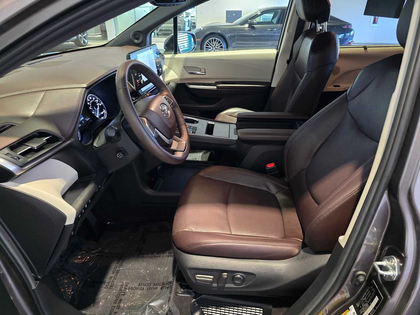 2023 Toyota Sienna Platinum