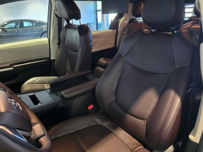 2023 Toyota Sienna Platinum