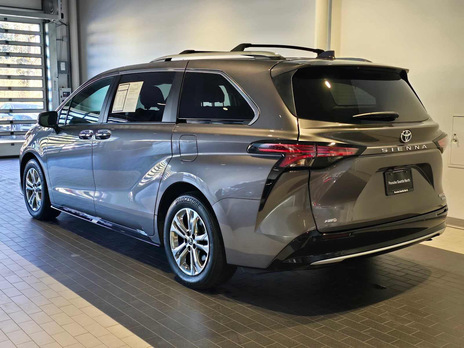 2023 Toyota Sienna Platinum