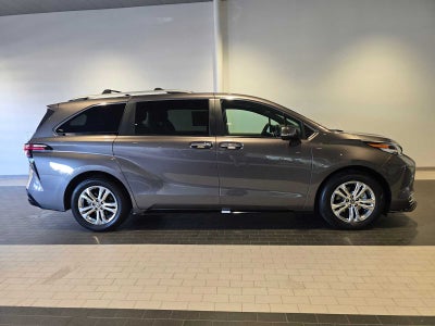 2023 Toyota Sienna Platinum