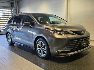 2023 Toyota Sienna Platinum