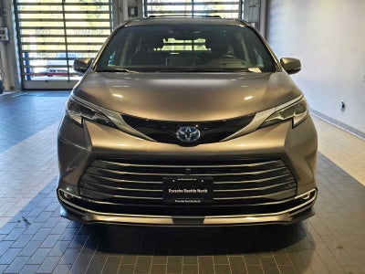 2023 Toyota Sienna Platinum