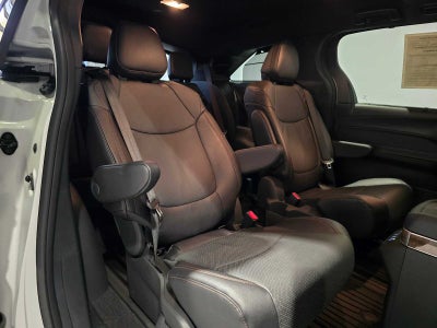 2025 Toyota Sienna Platinum