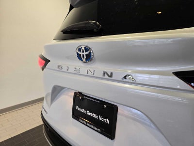 2025 Toyota Sienna Platinum