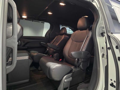 2025 Toyota Sienna Platinum