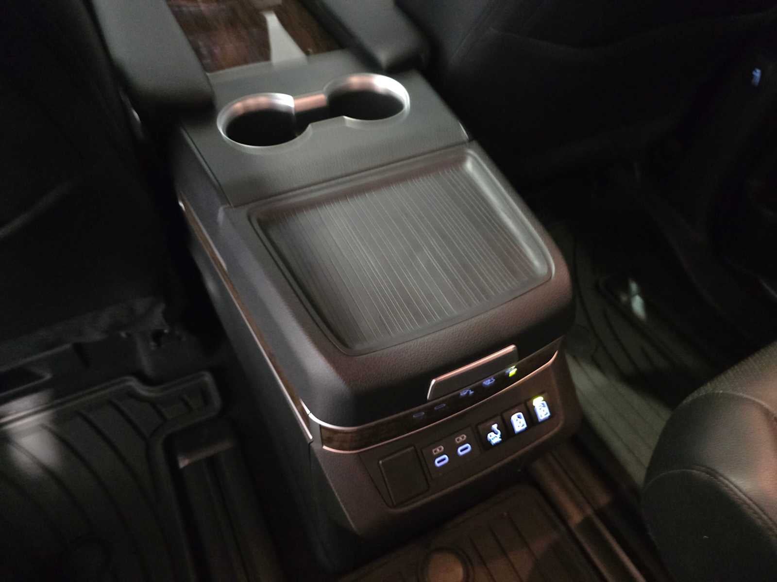 2025 Toyota Sienna Platinum