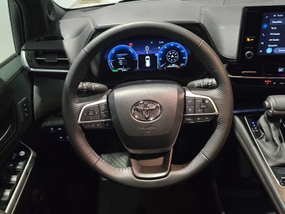 2025 Toyota Sienna Platinum