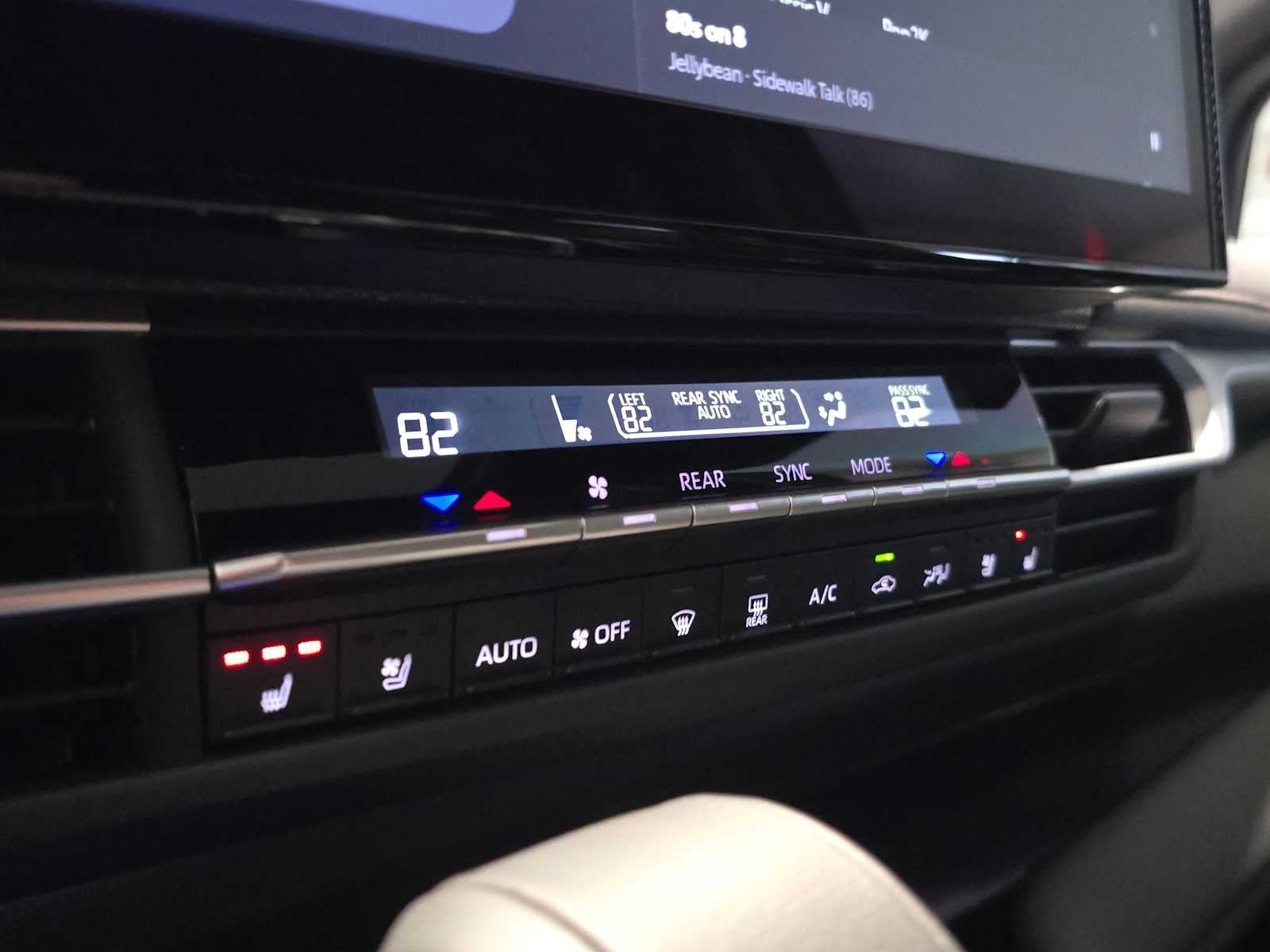 2025 Toyota Sienna Platinum