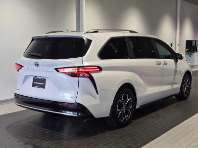 2025 Toyota Sienna Platinum