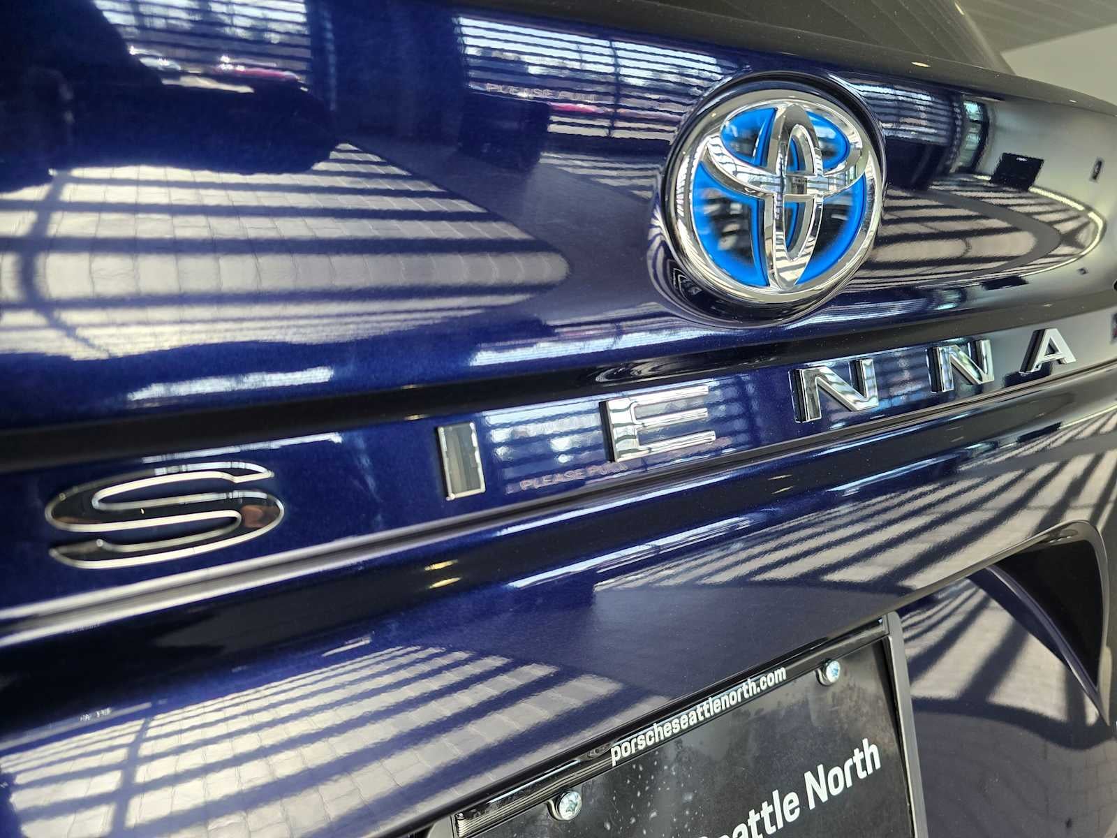 2023 Toyota Sienna Platinum