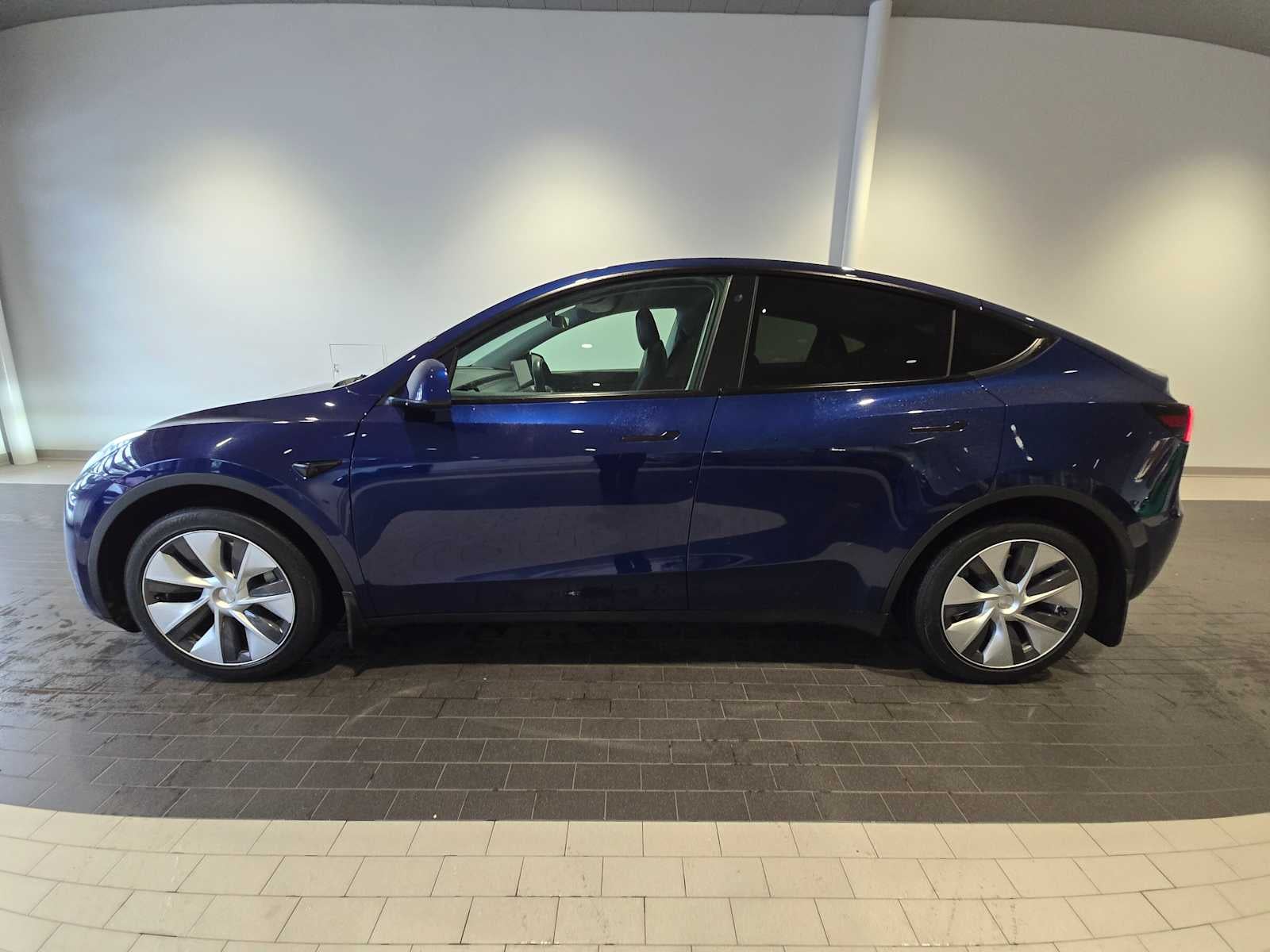 Used 2021 Tesla Model Y Long Range with VIN 5YJYGDEE3MF192404 for sale in Lynnwood, WA