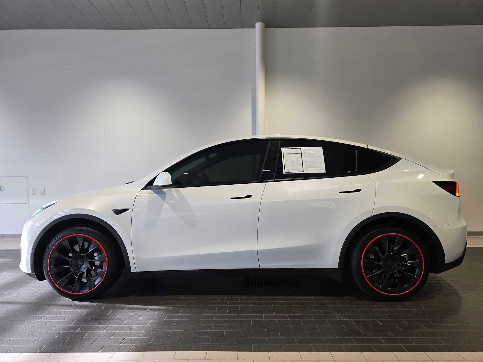 Used 2021 Tesla Model Y Long Range with VIN 5YJYGDEE7MF140015 for sale in Lynnwood, WA