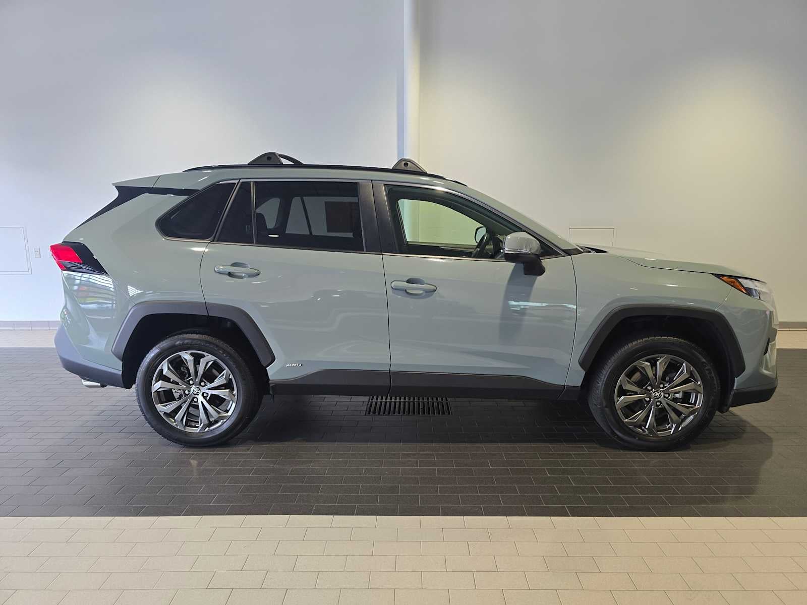 2023 Toyota RAV4 Hybrid XLE Premium