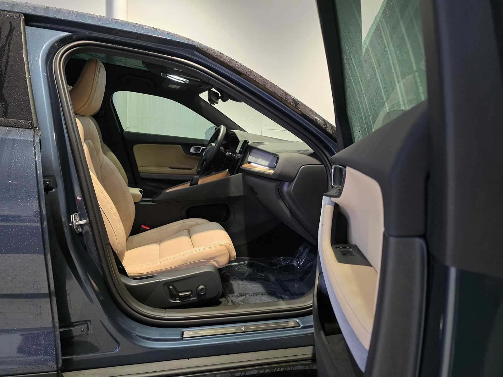 2022 Polestar 2 Base