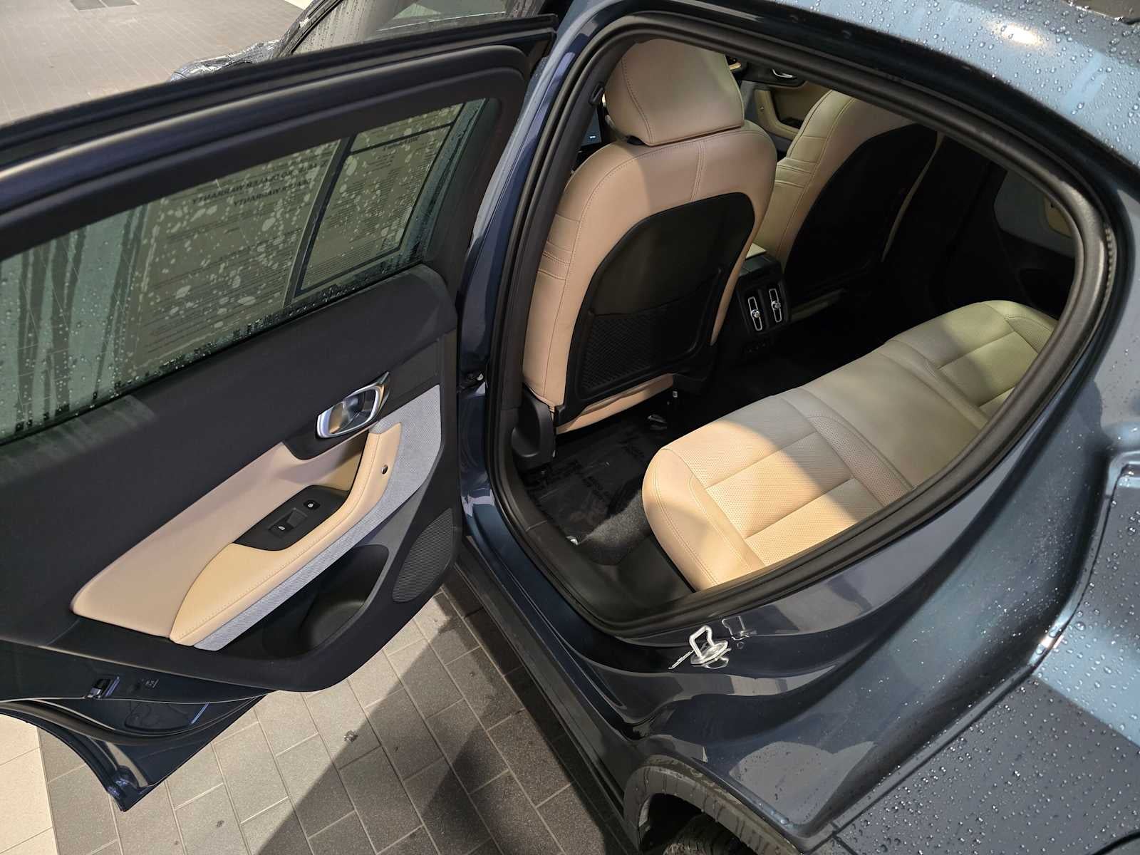 2022 Polestar 2 Base