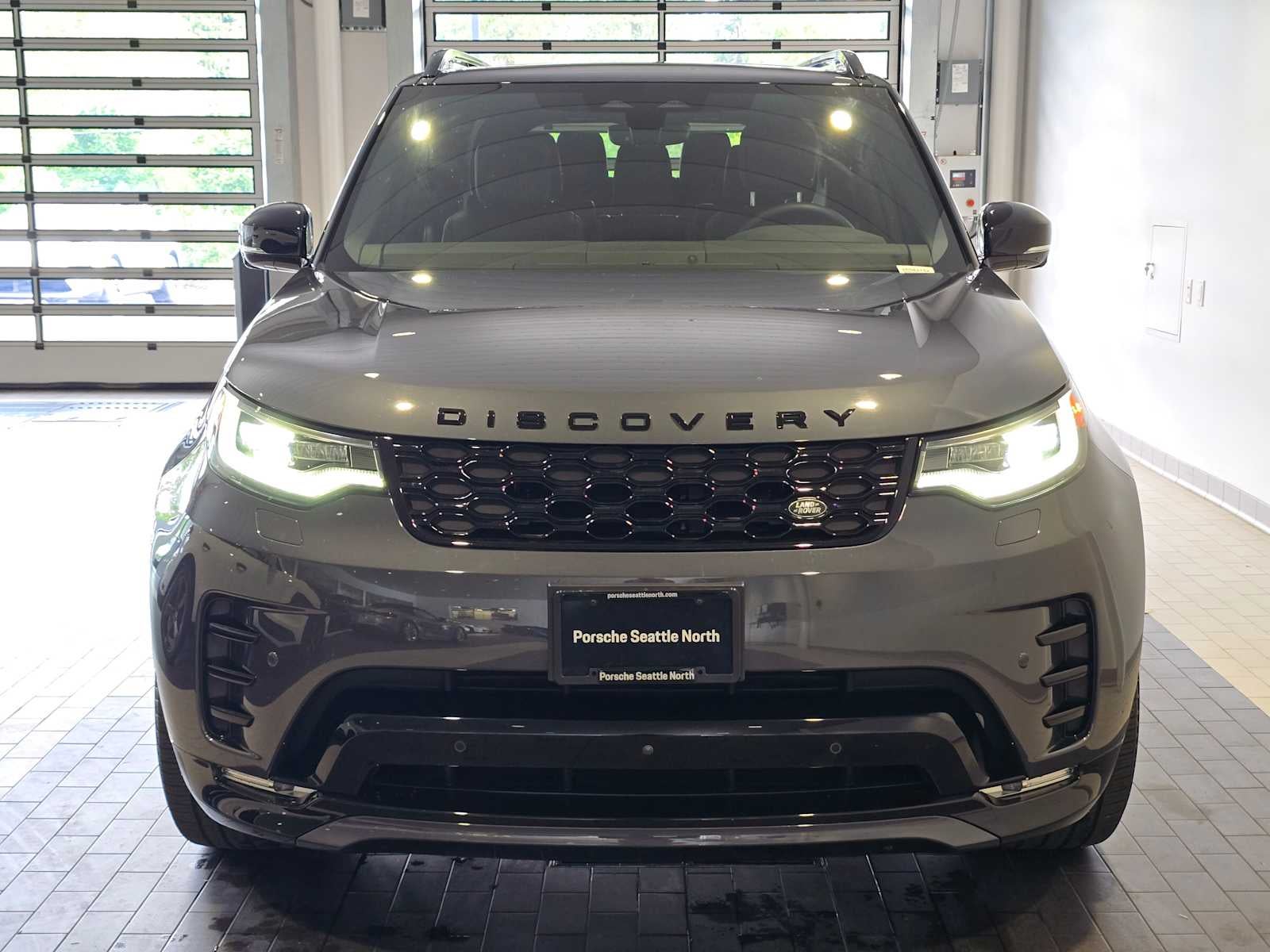 2025 Land Rover Discovery Dynamic SE