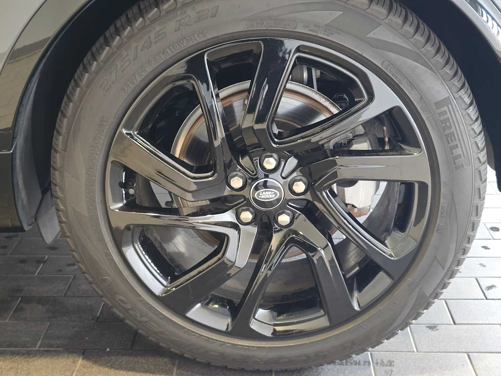 2025 Land Rover Discovery Dynamic SE