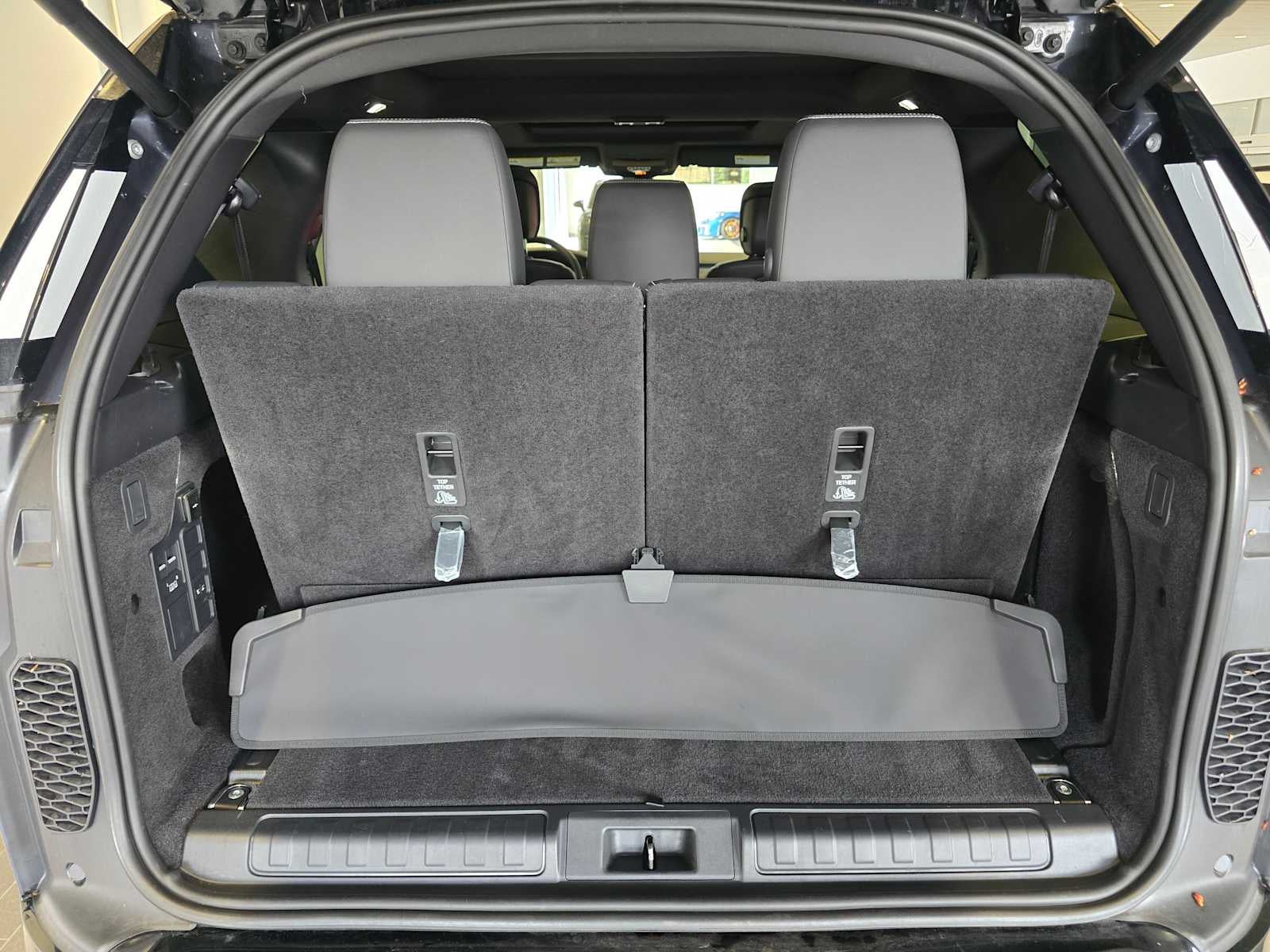 2025 Land Rover Discovery Dynamic SE