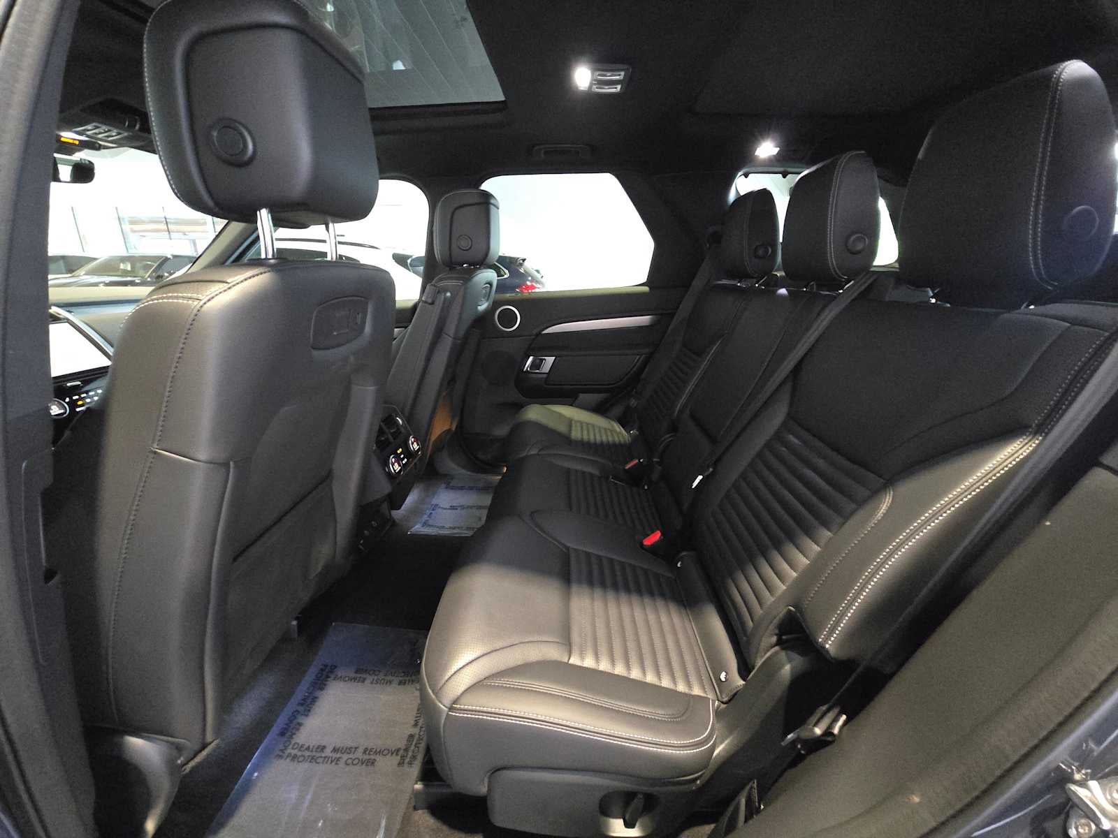 2025 Land Rover Discovery Dynamic SE