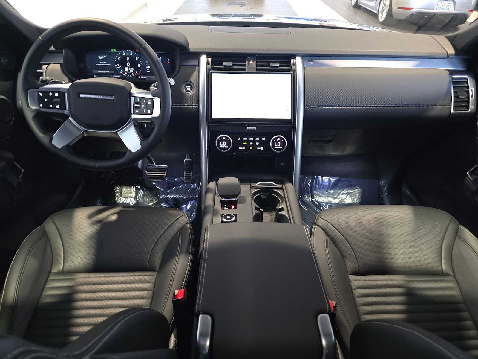 2025 Land Rover Discovery Dynamic SE