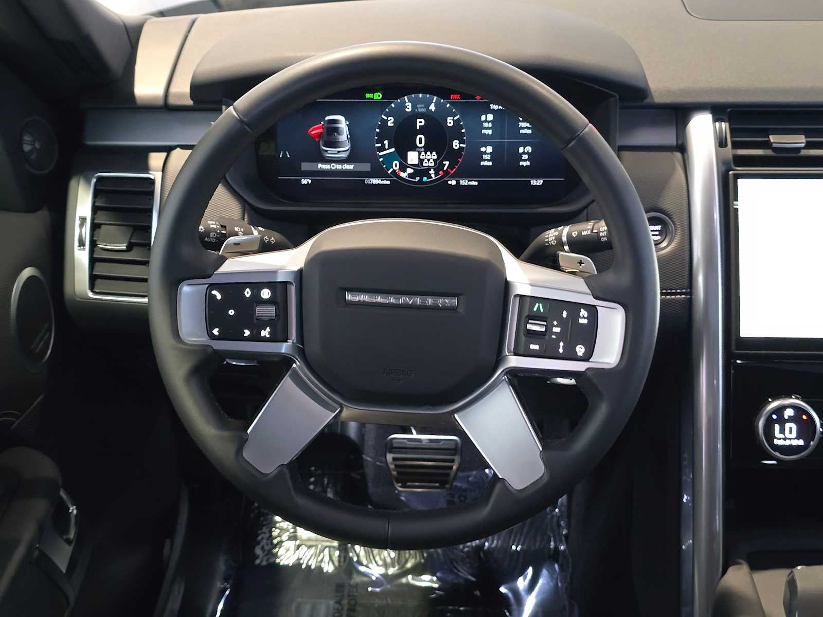 2025 Land Rover Discovery Dynamic SE