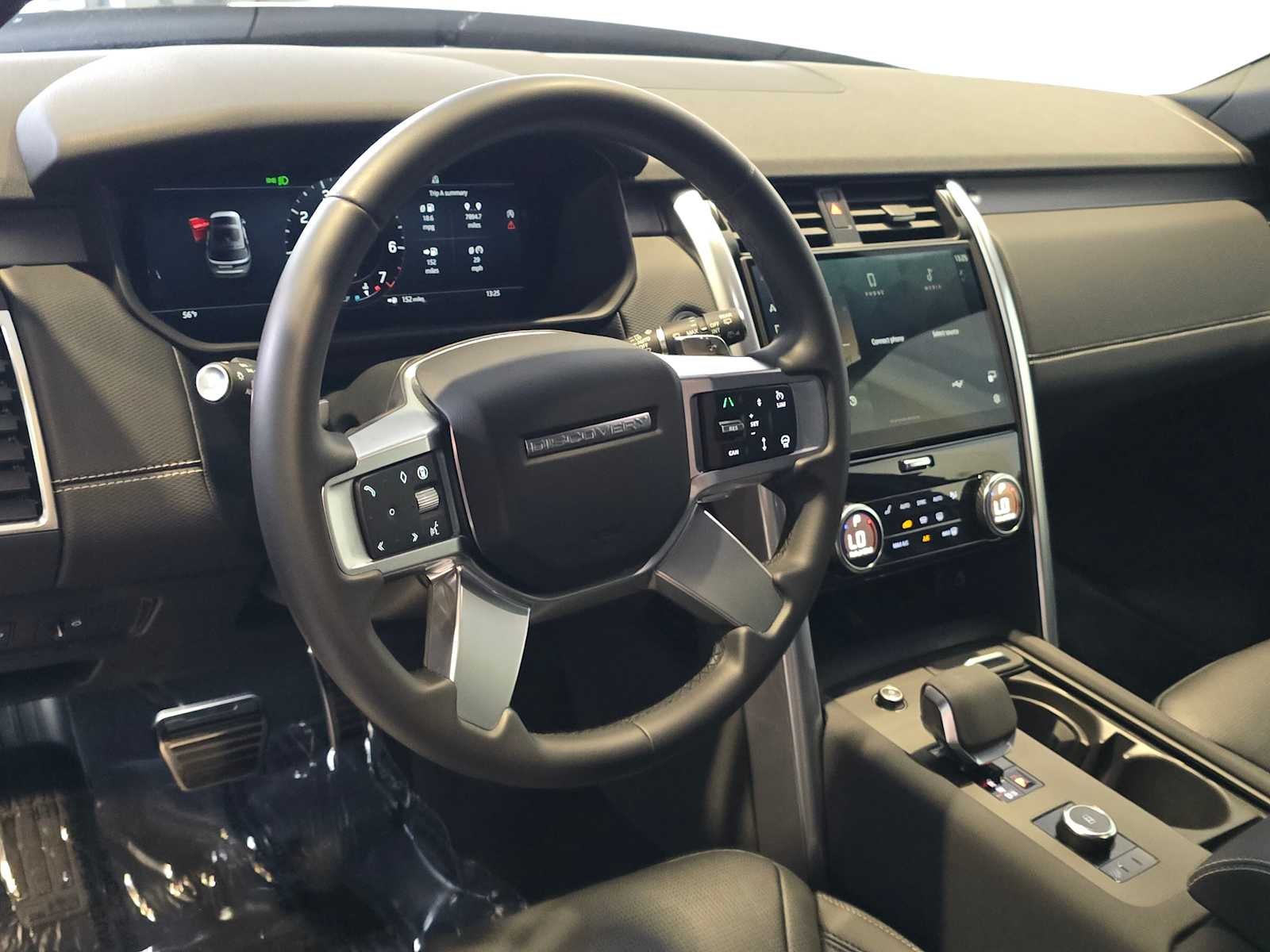 2025 Land Rover Discovery Dynamic SE