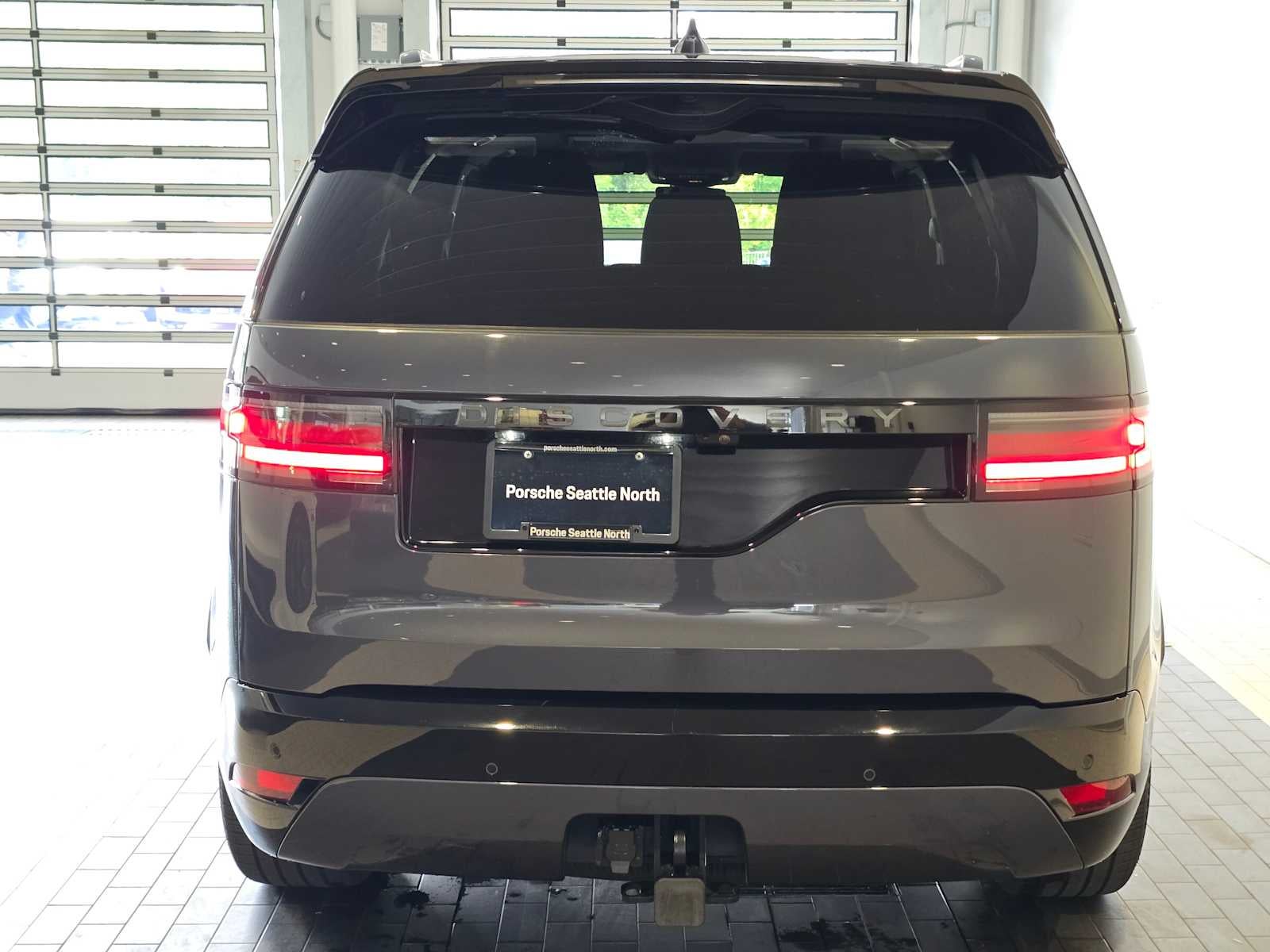 2025 Land Rover Discovery Dynamic SE