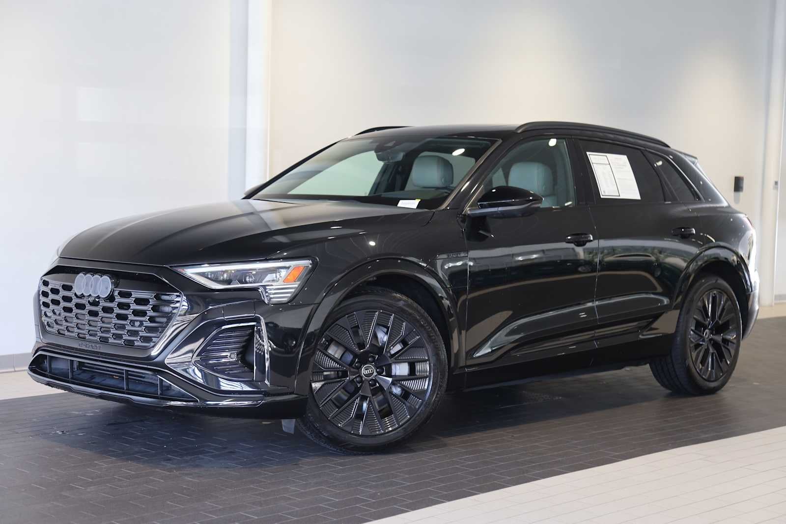 2024 Audi Q8 e-tron Prestige