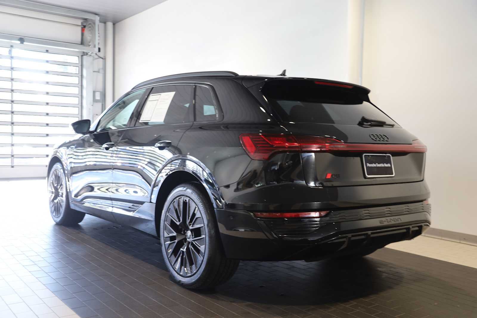 2024 Audi Q8 e-tron Prestige