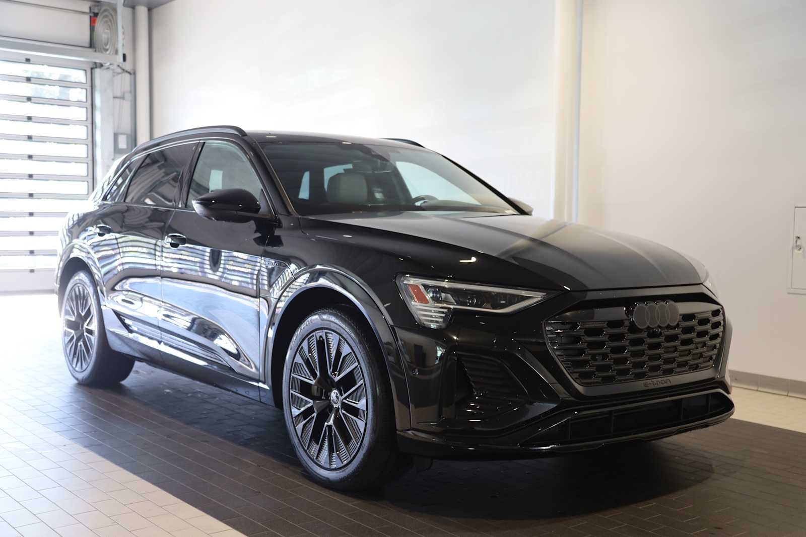 2024 Audi Q8 e-tron Prestige