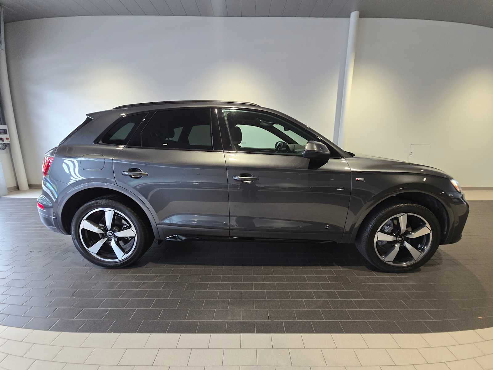 2023 Audi Q5 S line Prestige
