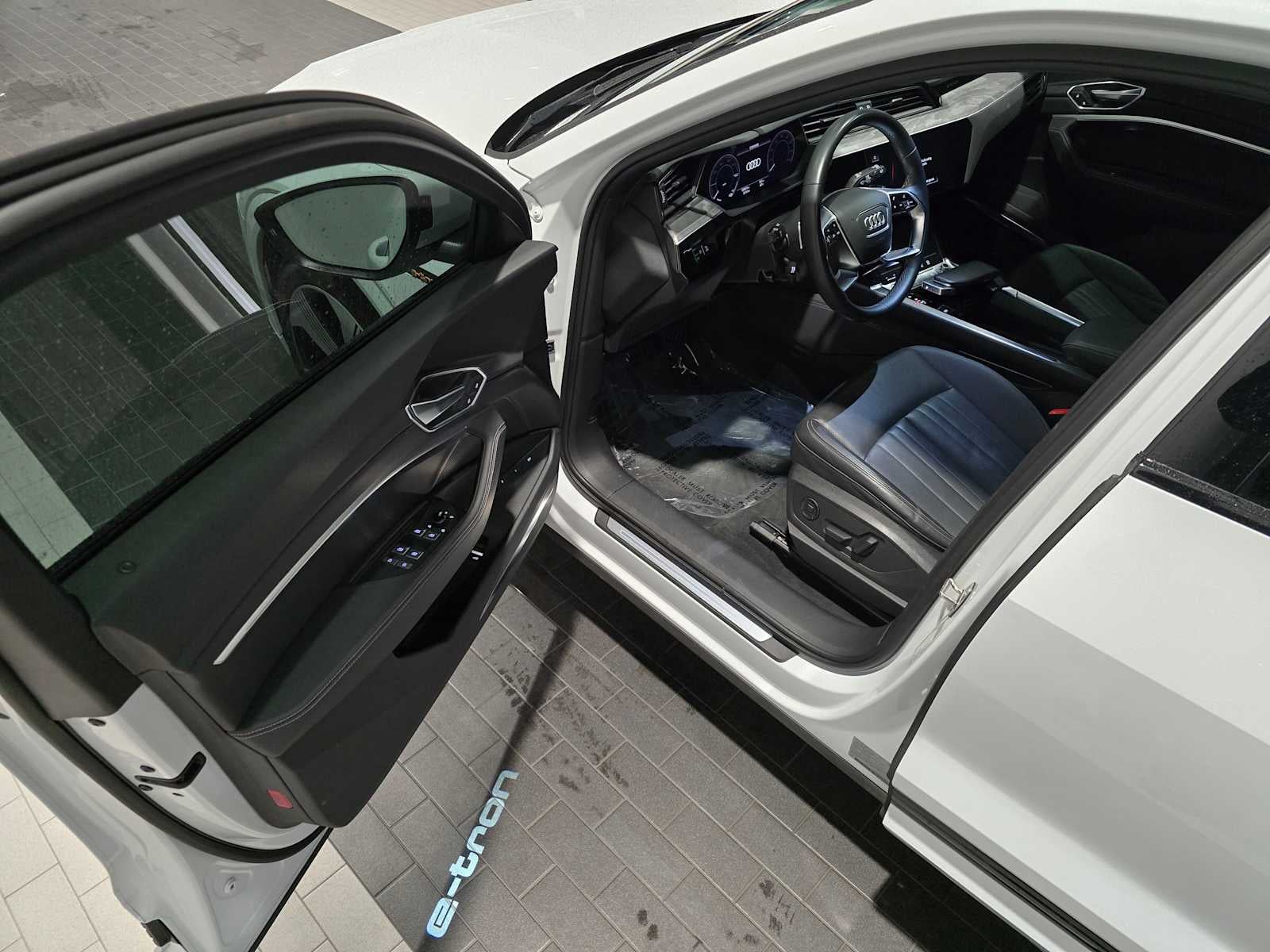 2023 Audi e-tron Premium Plus