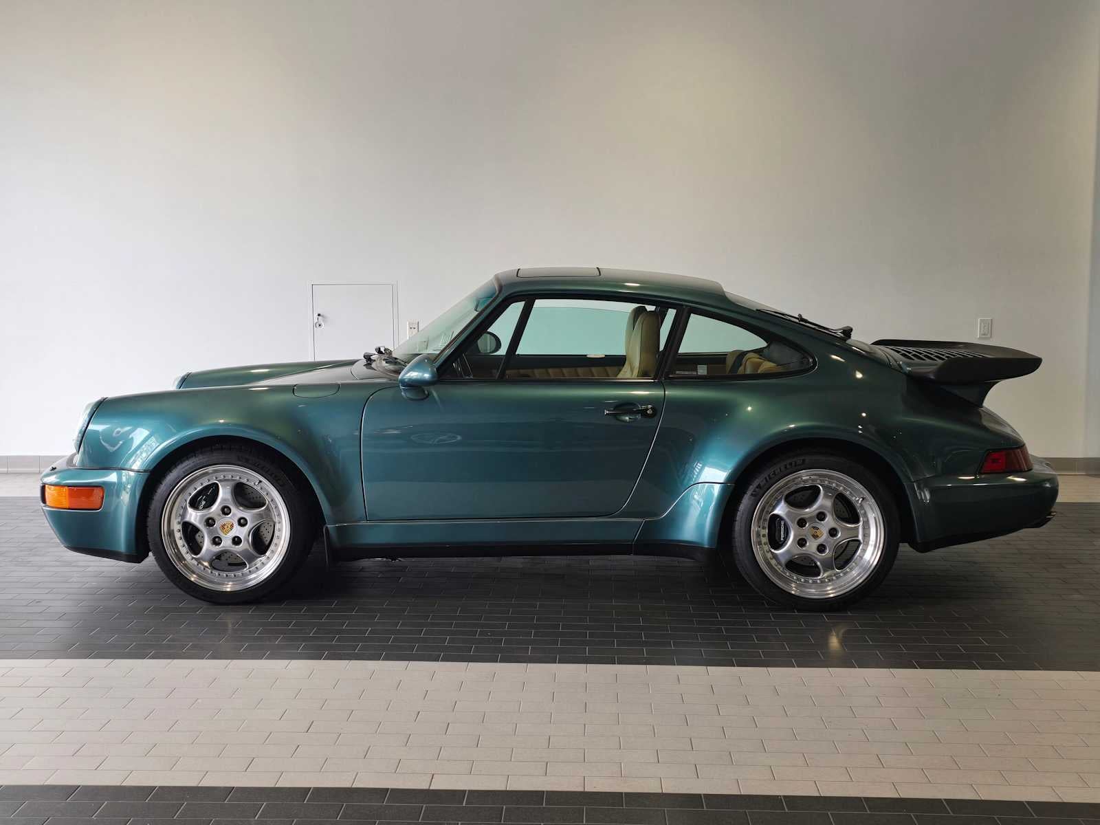 1991 Porsche 911 Turbo Base