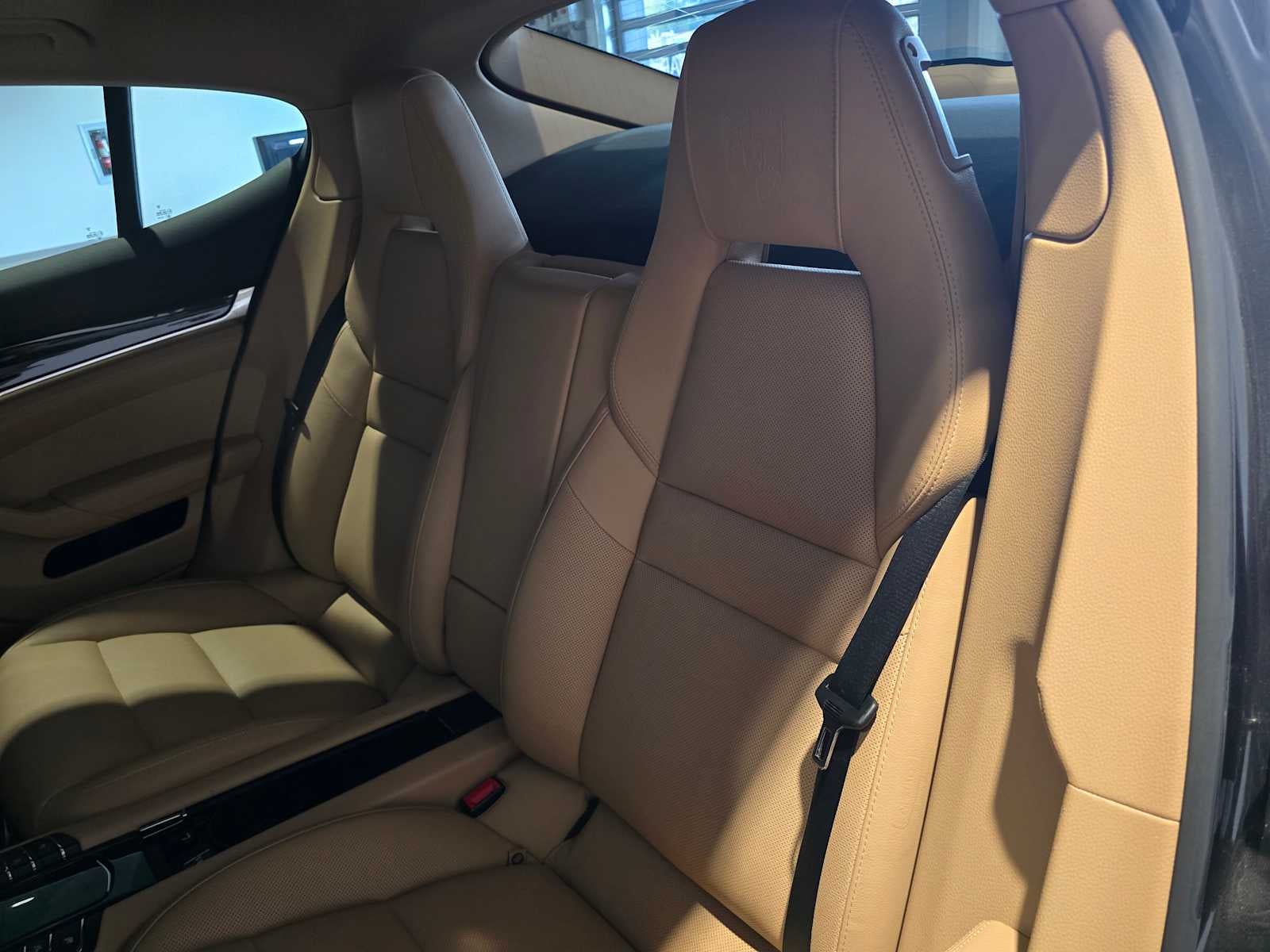 2016 Porsche Panamera Panamera 4 Edition