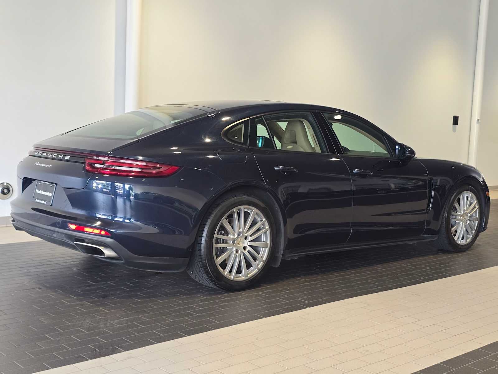 2020 Porsche Panamera Panamera 4