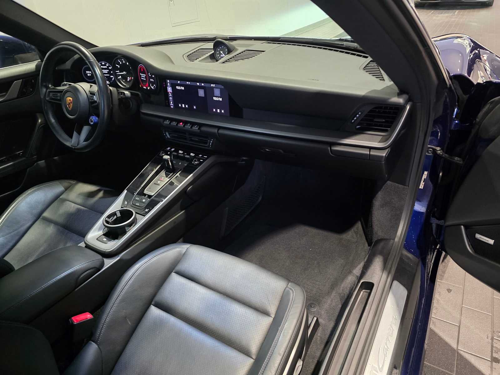 2020 Porsche 911 Carrera