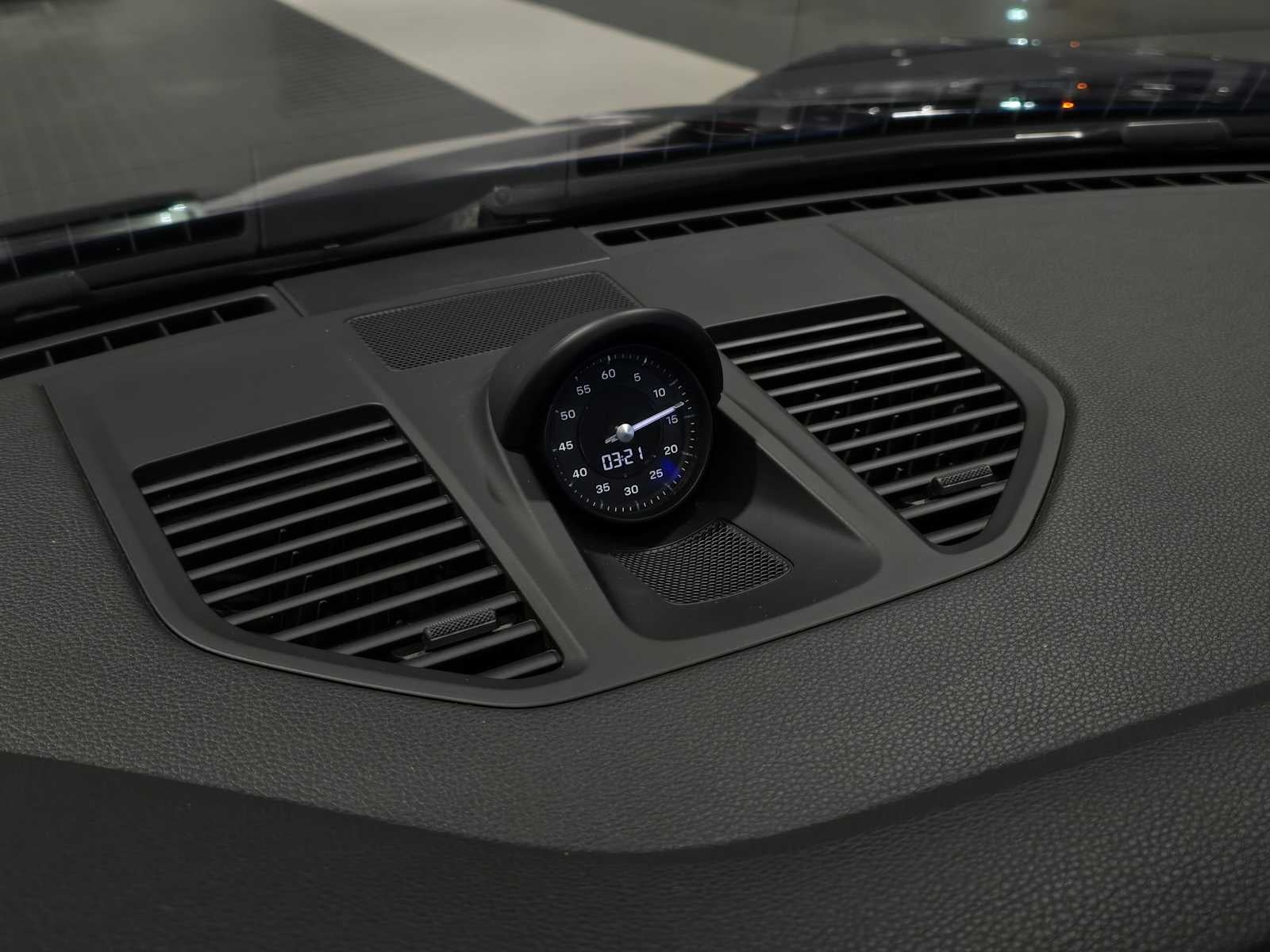 2020 Porsche 911 Carrera