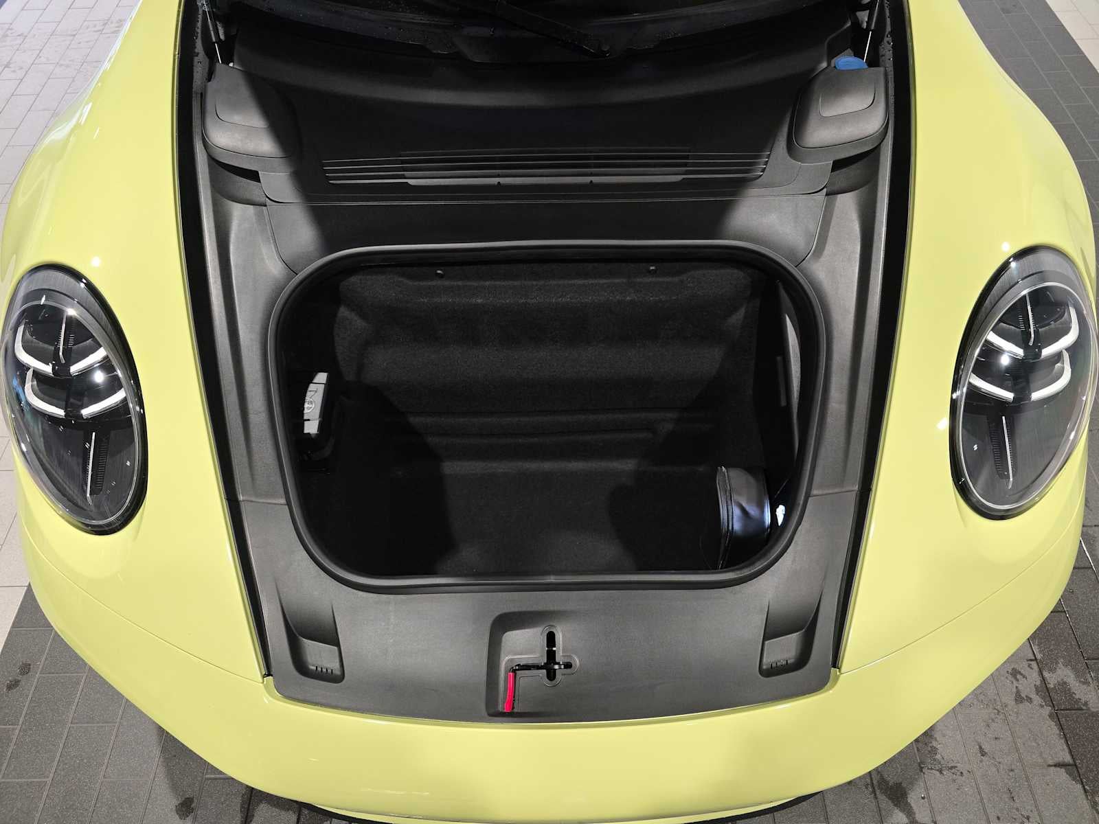 2025 Porsche 911 Carrera