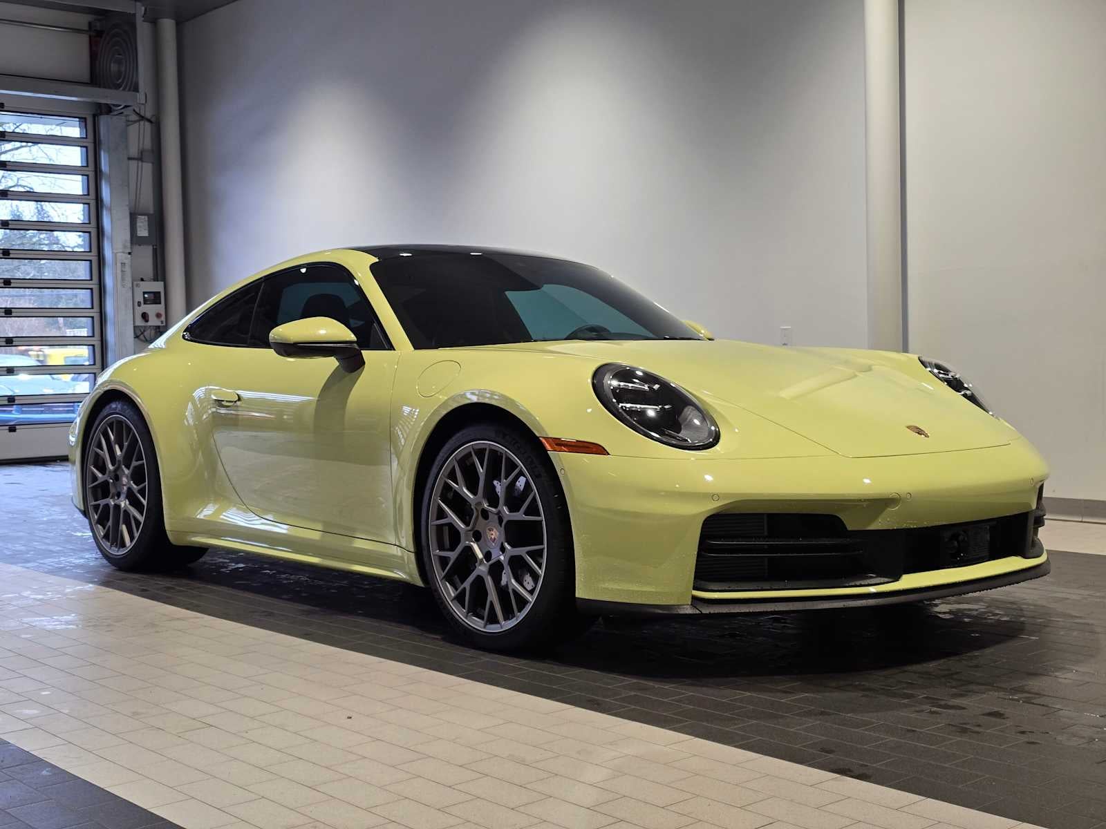 2025 Porsche 911 Carrera