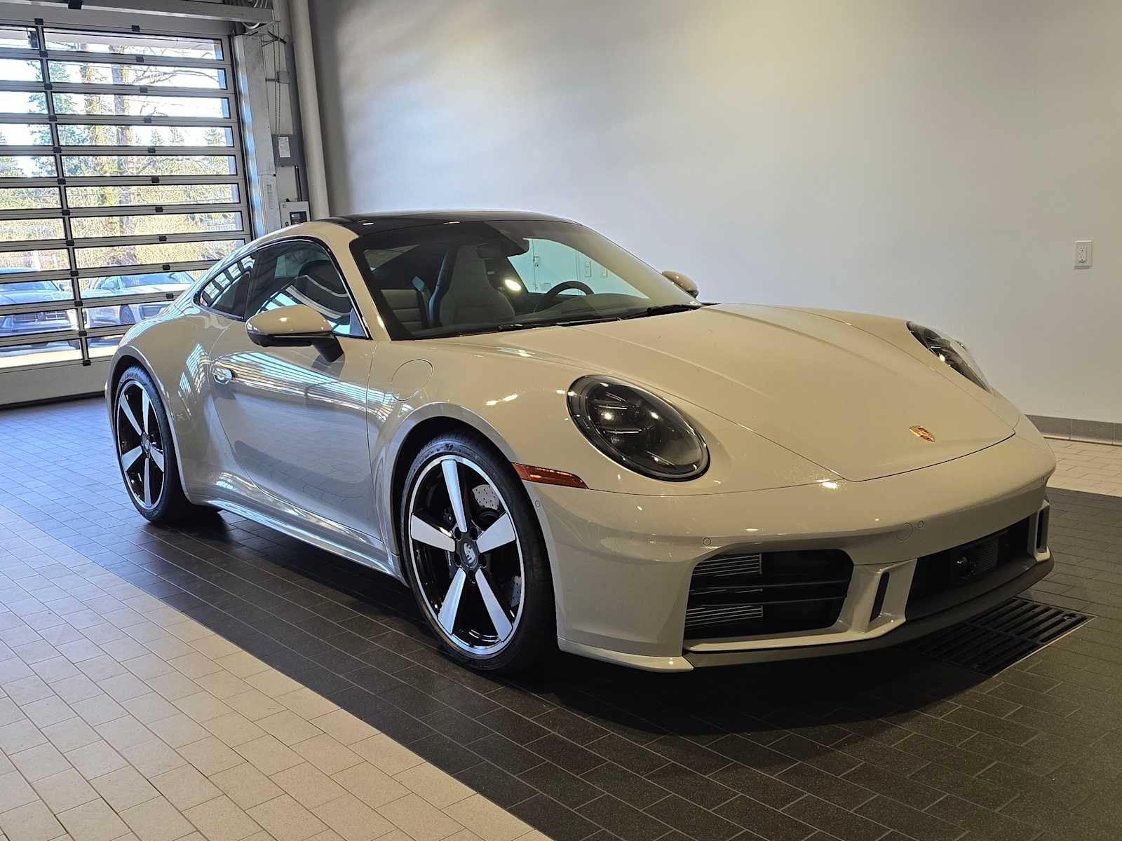 2025 Porsche 911 Carrera